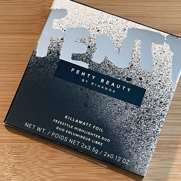 Fenty Beauty Foil & Everyday Vacay Setting Powder‎ Bundle - Picture 1 of 6